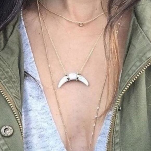 Stella & Dot Arc Necklace Limited Edition White Howlite - Picture 7 of 11